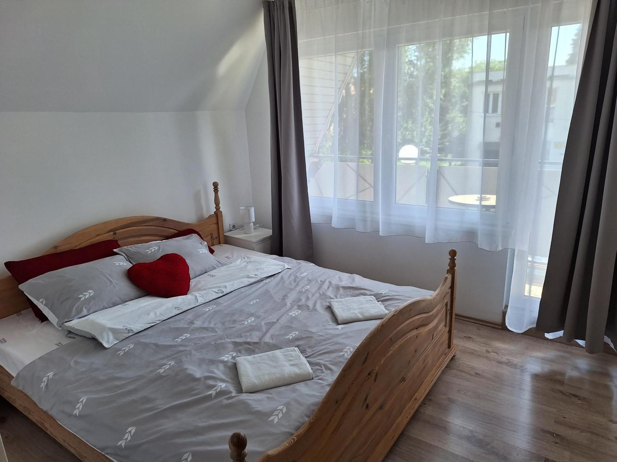Nikolett Apartman Hajduszoboszlo Exterior photo